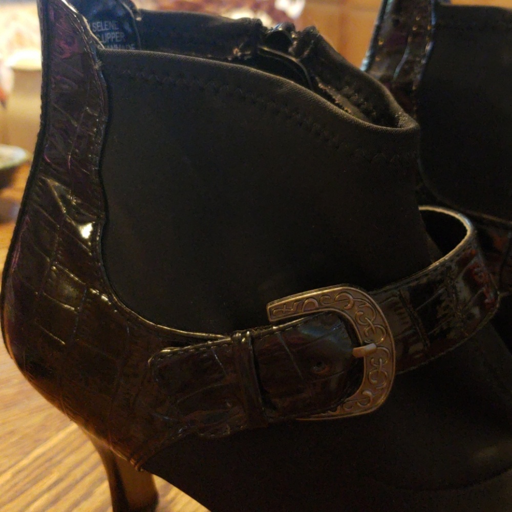 Relativity Booties - Picture 2 of 4